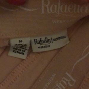 Rafaella Jeans - Rafaella peach jean capris in a size 14 Rafaella Jeans - Rafaella peach jean capris in a size 14